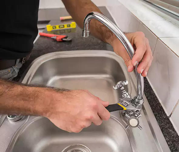 Local Experts for Faucet Repair in Davie, FL:Schedule Affordable Faucet Repair Services with Us